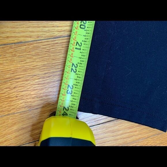 Roz & Ali plain black crop stretch pants size medium. Nice, thick fabric - Picture 2 of 4